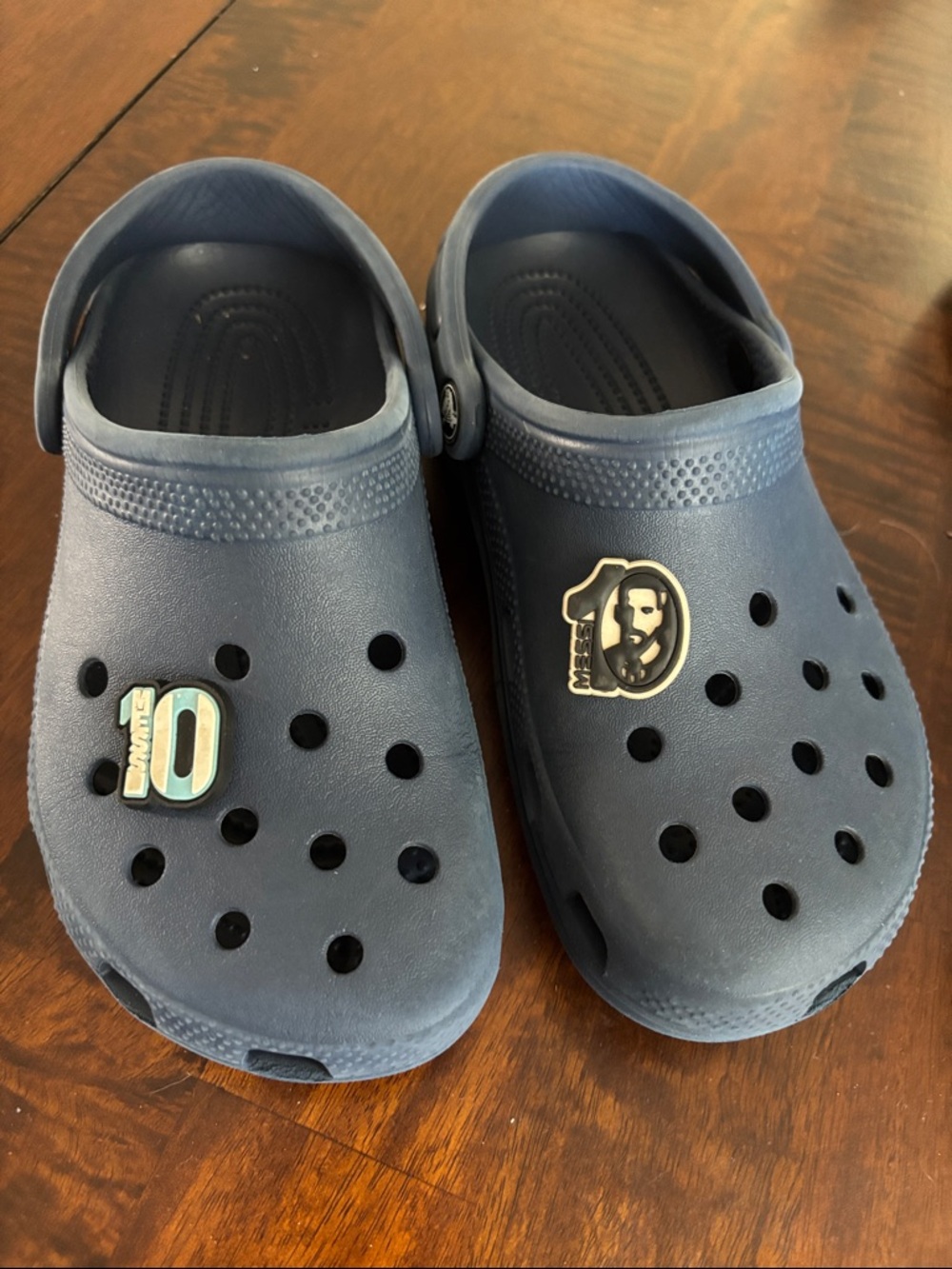 Crocs Kids Classic in Navy with Messi Charms